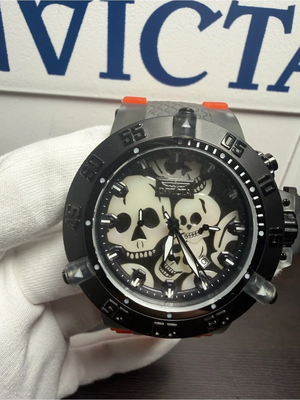 Invicta Subaqua Exclusive Super Loom Skulls Men's Watch Quartz - 50mm (37326)
